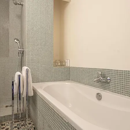 Appartement 20 Eme Rue Des Vignoles Au 6 Eme Ciel Paris