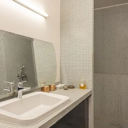 Апартаменты 20 Eme Rue Des Vignoles Au 6 Eme Ciel Париж